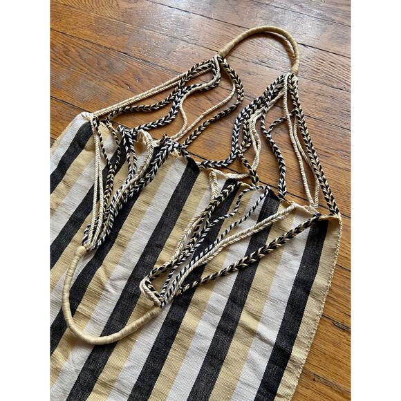 THE GLOBAL TRUNK Chiapas Striped Hammock Bag - Picture 5 of 9